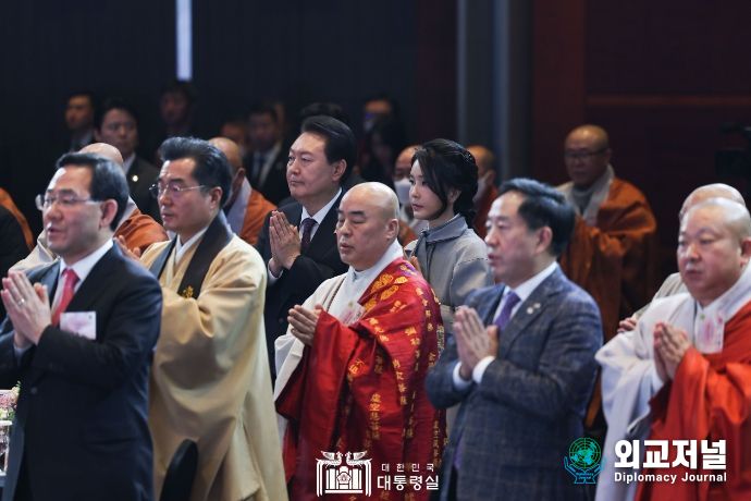 2월 6일 윤석열 대통령 부부는 불기 2567년 대한민국 불교도 신년대법회에 참석했다.