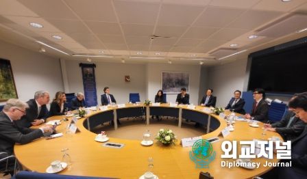 법무안전부 장관과의 회담