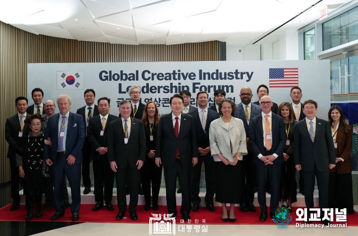 4월 27일 윤석열 대통령은 글로벌 영상콘텐츠 리더십 포럼에 참석했다.