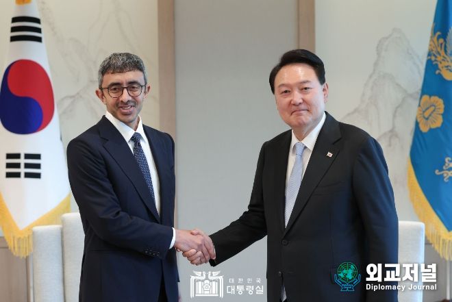 6월 13일 윤석열 대통령은 압둘라 UAE 외교장관을 접견했다.