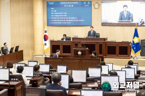 안산시의회가 29일 제284회 임시회 제1차 본회의를 개최했다. 사진은 이날 본회의 중 한 장면.