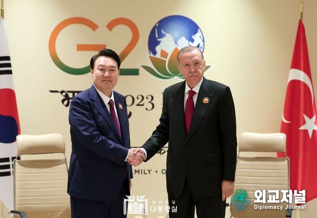 9월 9일 윤석열 대통령은 레젭 타입 에르도안 튀르키예 대통령과 한-튀르키예 정상회담을 가졌다.