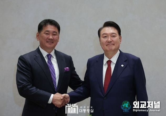 9월 21일 윤석열 대통령은 오흐나 후렐수흐 대통령과 한-몽골 정상회담을 가졌다.