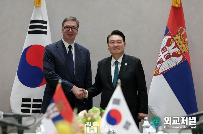 9월 22일 윤석열 대통령은 알렉산다르 부치치 세르비아 대통령과 한-세르비아 정상회담을 가졌다.