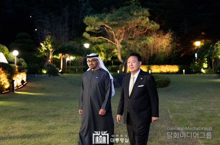 5월 29일 윤석열 대통령 부부는 관저에서 국빈 방한 중인 「모하메드 빈 자이드 알 나흐얀(Mohamed bin Zayed Al Nahyan)」 아랍에미리트연합국(UAE) 대통령과 차담을 가졌다.