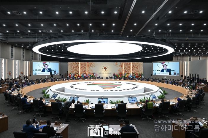 6월 4일 윤석열 대통령은 2024 한-아프리카 정상회의 오전 세션에 참석했다.(사진-대통령실)