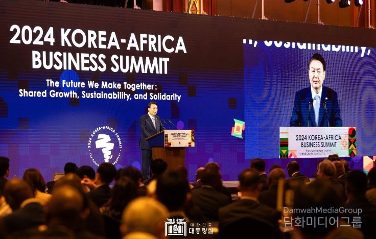 6월 5일 윤석열 대통령은 2024 한-아프리카 비즈니스 서밋 개회식에 참석했다.