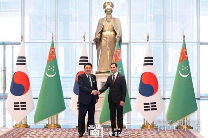 6월 10일 윤석열 대통령은 투르크메니스탄 국빈 방문 공식 환영식에 참석했다.