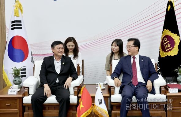 대전시의회 조원휘 의장, 베트남 빈증성 인민의회 의장 접견