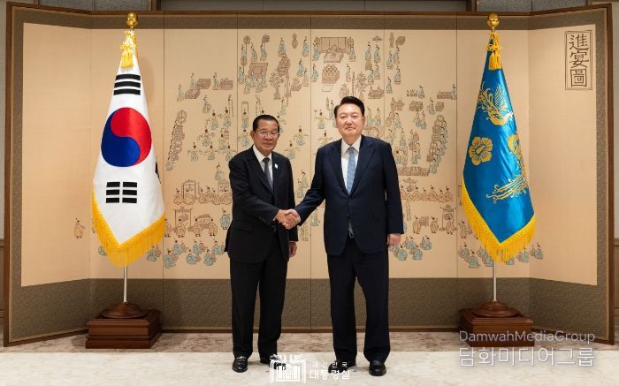 9월 11일 윤석열 대통령은 방한 중인 「훈 센(Hun Sen)」 캄보디아 상원의장을 접견하고, 한-캄보디아 양국 관계 발전 방안에 대해 의견을 교환했다.