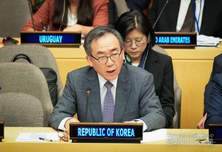 회의 참석 사진