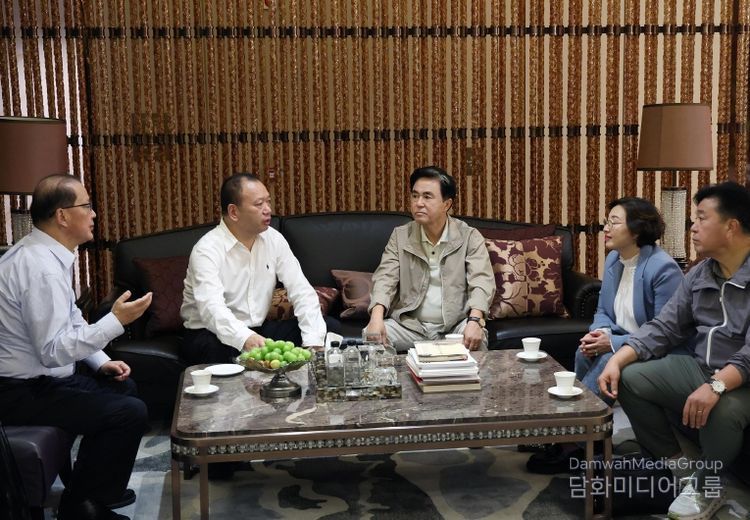쓰촨대학 진장학원 이사장 예방