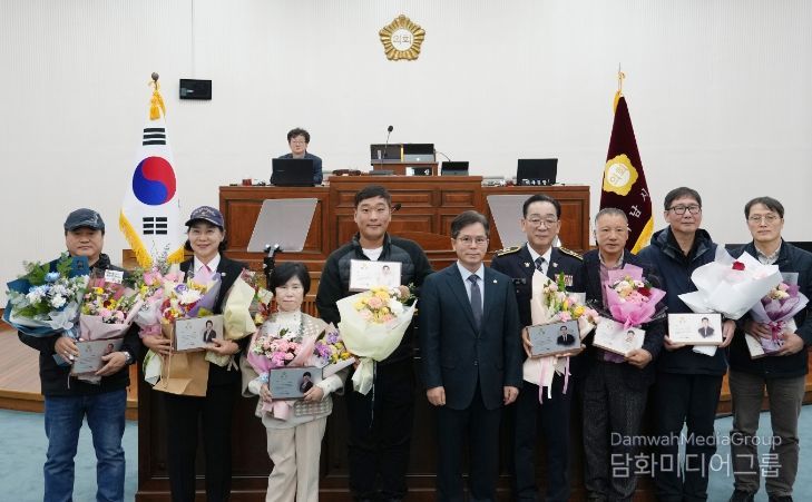 하남시의회는 11월 20일 제336회 제2차 정례회 제1차 본회의에서 ‘2024년 하남시 의회대상’ 9명을 선정, 시상식을 갖고 수상자들을 격려했다. (사진_하남시의회 제공)