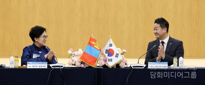 경기도의회 김진경 의장, 4일 몽골 다르항올도의회 대표단 접견 “호혜적 협력과 교류사업 발굴 노력 협의”