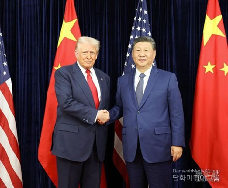 30일 시진핑(習近平) 중국 국가주석과 도널트 트럼프 미국 대통령이 한국 부산에서 회담했다. (사진/신화통신)